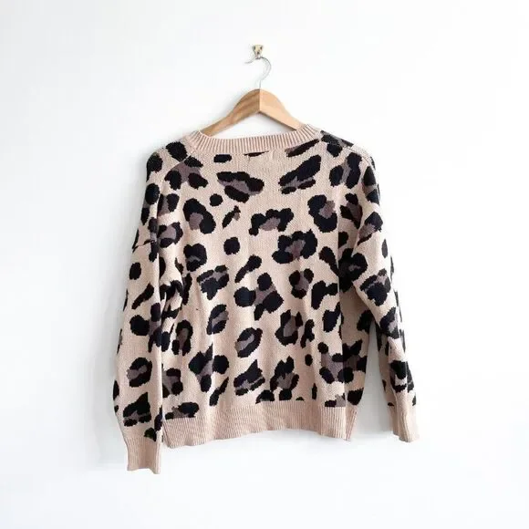 Adora // leopard sweater // Size large // EUC - Picture 3 of 11